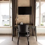 Le 3* شانتييّي