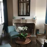 Le 3* شانتييّي