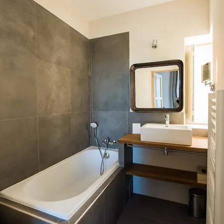 Le Hotel 3*